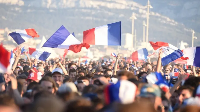 Pogledajte kako zvuči kad navijači u Marseilleu pjevaju Marseljezu!