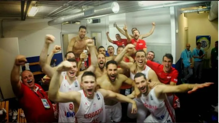 Pjesma se orila do dugo u noć!