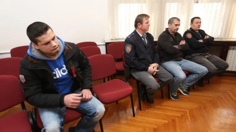 Brat poznatog ubojice ra&scaron;irio re&scaron;etke i pod okriljem noći zbrisao iz ćelije!