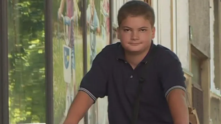 Nikola ima 14 godina, a tijekom ljetnih praznika skuplja plastične boce i papir kako bi financijski olak&scaron;ao obitelji