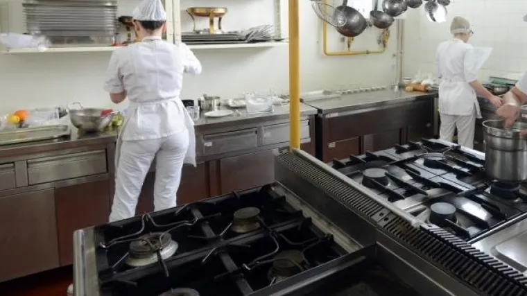 'Radimo i po 16 sati dnevno, sedam dana u tjednu! I to za 3000 kuna...'