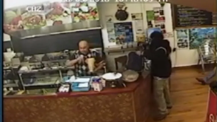 Postao pravi heroj: vlasnik restorana odu&scaron;evio svojim potezom nakon &scaron;to mu je u trgovinu u&scaron;etao pljačka&scaron;