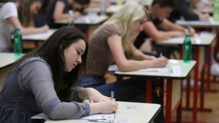 Stigli prvi rezultati državne mature: na ljetnom roku ispite pisalo vi&scaron;e od 35.500 maturanata