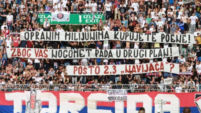 'Dosta je bilo va&scaron;eg terora, HNS lopovi, gotovi ste, gotovi! U rat ćemo sa svima!'