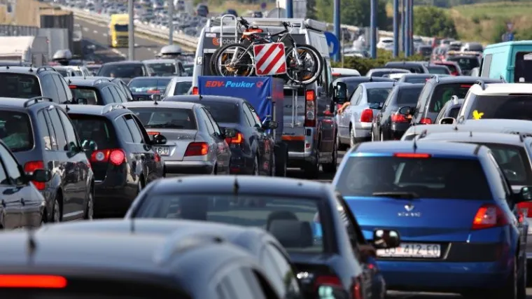 'Odgodite putovanje! Prema Splitu kolona dugačka čak 50 kilometara, a u pravcu Zagreba 10'