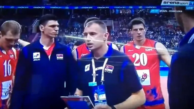 'Zaj*** suca! Ajmo iskoristiti to što je on debil i pobijediti'