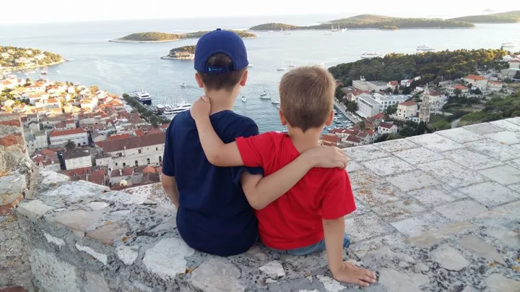 Momci, potpuno vas razumijemo - i nas bi prizor ostavio bez daha