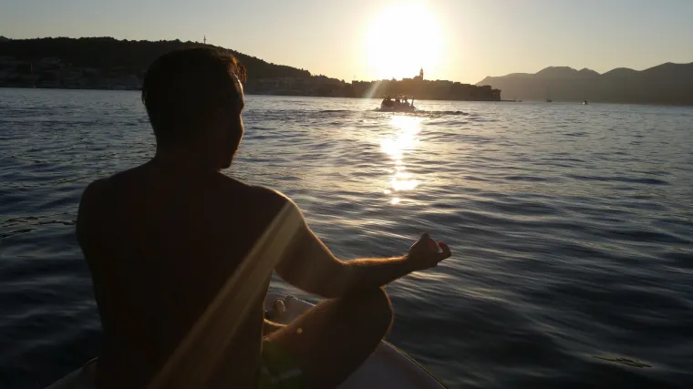 Kad se smire srce, um, more i sunce....