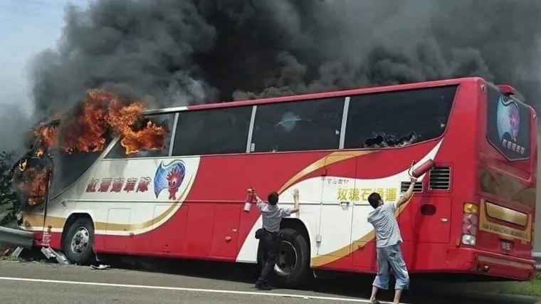 Strava u Tajvanu: u požaru u autobusu izgorjelo 26 osoba