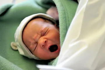 Nekoliko savjeta koji će vam pomoći uspavati bebu tijekom sparina