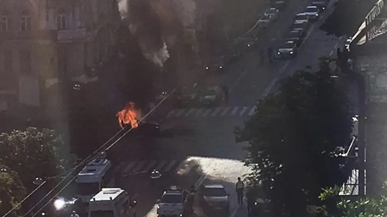 Ugledni ruski novinar ubijen u centru Kijeva: u vožnji raznesen automobil u kojem se nalazio!