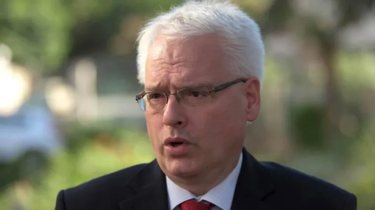 Josipović pisao predsjednici: 'Zaustavite nekonstruktivnu histeriju koja &scaron;teti poziciji Hrvatske'