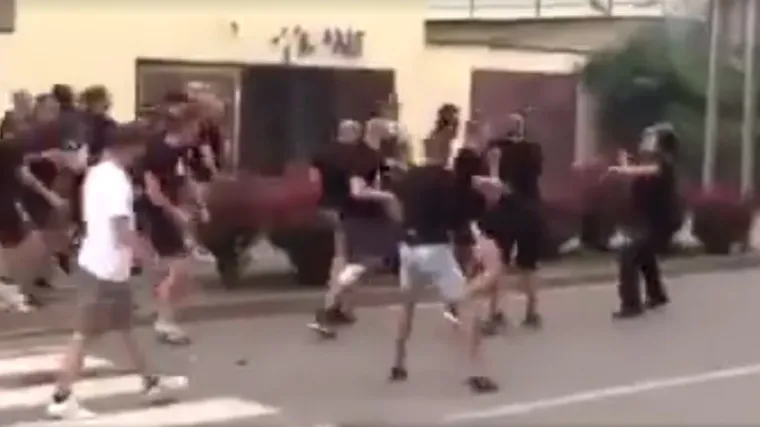 Uoči utakmice došlo je do kaosa u režiji Slovenaca i Slovaka