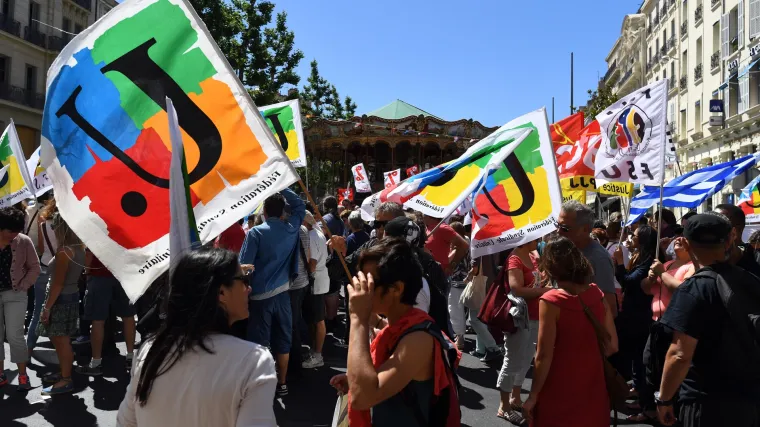 Povod vi&scaron;emjesečnih prosvjeda: reforma radnog prava u Francuskoj službeno prihvaćena