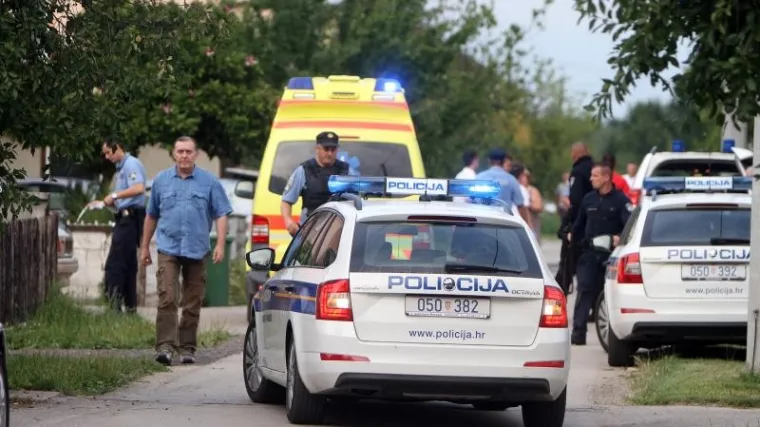 Kupao se s prijateljima, skočio s mosta i utopio se