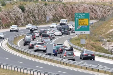 Kilometarske kolone u smjeru Splita zbog prevrnutog broda!