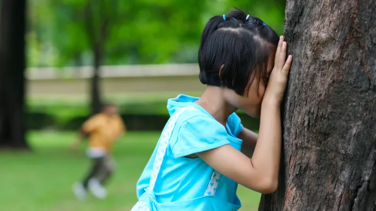 Osmogodi&scaron;njakinje skinule ružičaste predizborne plakate pored &scaron;kole pa 'zaradile' optužnicu
