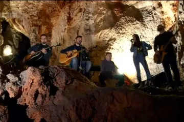 Pravi podzemni spektakl: Vatra održala koncert u ličkoj špilji