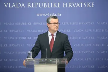 Krši li tehnička vlada na odlasku ozbiljno svoje ovlasti? Ipak odustaju od najavljenih tisuću eura za novorođenče!