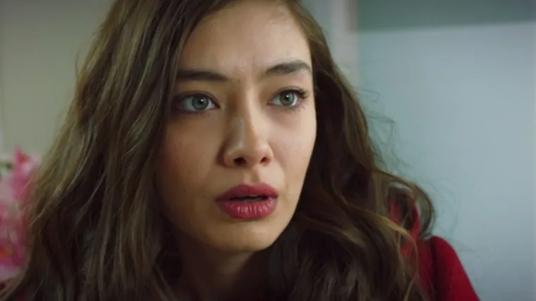 Zbog novonastale situacije Neriman ('Pitanje časti') se osjeća posramljeno pred ocem