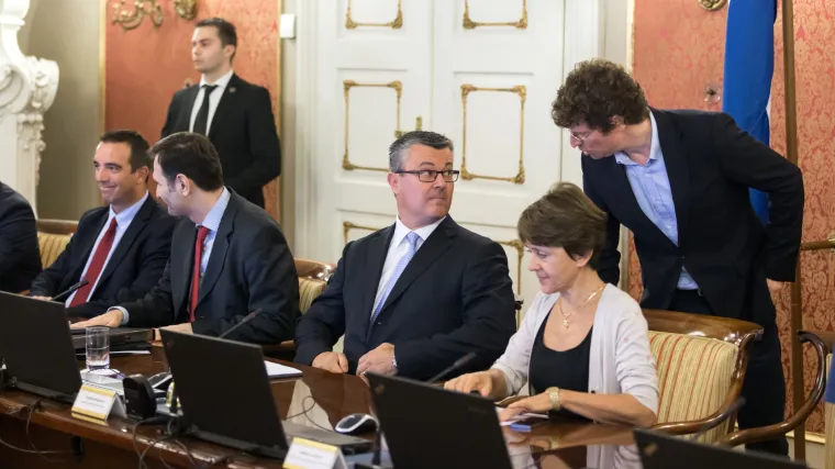 Vlada kreće s isplatom regresa državnim i javnim službenicima