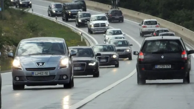 U Istri kolone vozila već duže od pet kilometara!