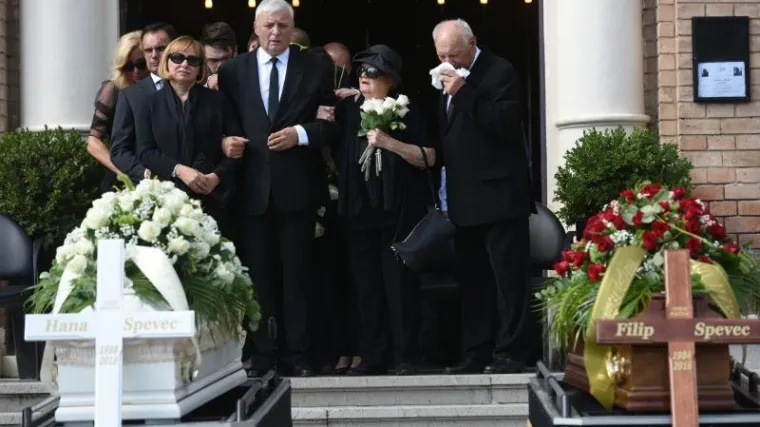 Na Mirogoju na posljednji počinak ispraćeni tragično stradali Filip i Hana Spevec