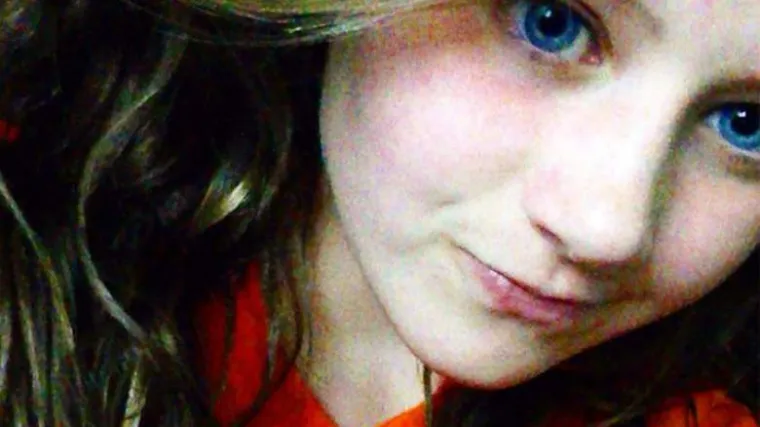 Djevojčica (14) satima se iživljavala pa prerezala grkljan bratovoj djevojci