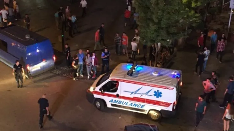 Zbog pucnjave u centru Pri&scaron;tine nastala panika: u stampedu ozlijeđeno vi&scaron;e od 40 osoba