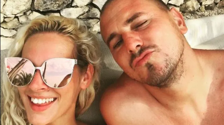 Djevojka pod &scaron;e&scaron;irom potaknula brojne rasprave