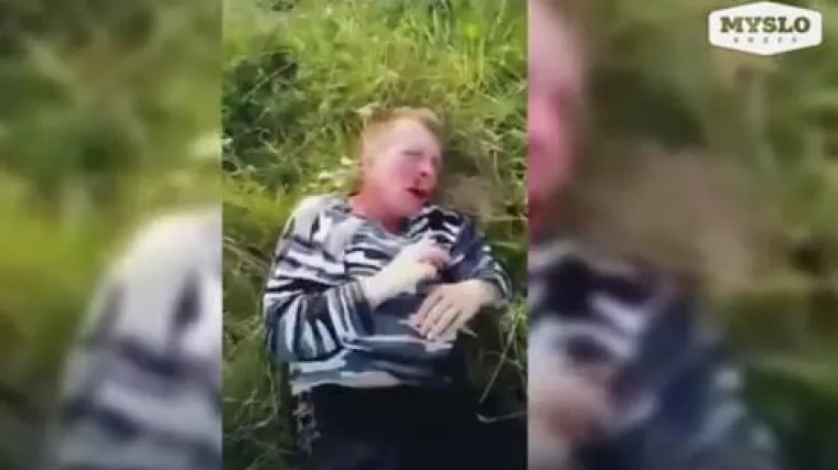 Trojica tinejdžera divljački mlate mu&scaron;karca dok moli za milost, ali nećete ga žaliti!