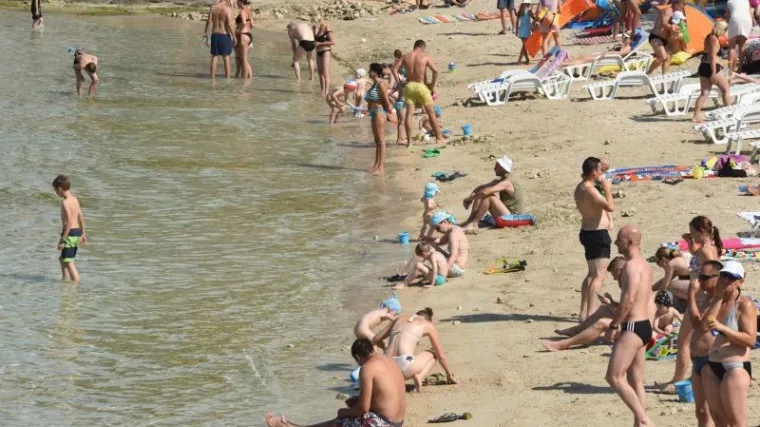 Turisti na djelu uhvatili cijelu obiteljsku bandu koja pljačka kupače na plažama?