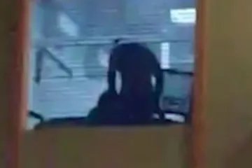 Lovio Pokemone pa naletio na par kako se seksa u uredu