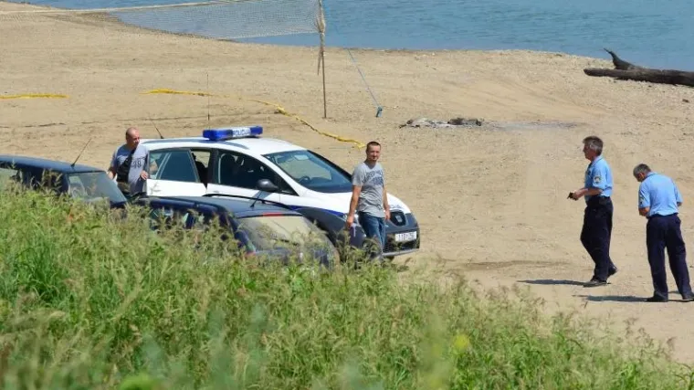 Iz Save izvukli eksplozivnu napravu, pozvali su policiju