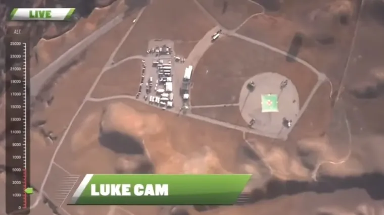 Skočio bez padobrana s visine od 7620 metara. Snimka je nevjerojatna