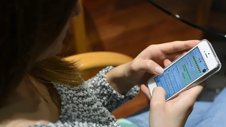 HAKOM upozorava: u Hrvatskoj se pojavio personalizirani SMS iza kojeg se krije nova prevara