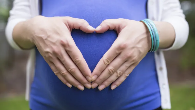 Australka u 64. godini rodila dijete: 'Ženina odluka da u toj dobi postane majka je luda, sebična i pogre&scaron;na'