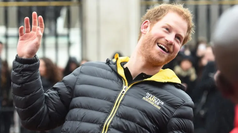 Princ Harry potajice se dopisuje s prekrasnom glumicom