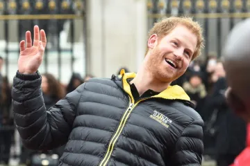 Princ Harry potajice se dopisuje s prekrasnom glumicom