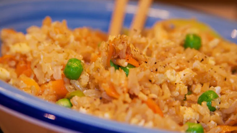 Brzinski ručak: Kineska pržena riža s jajima i povrćem