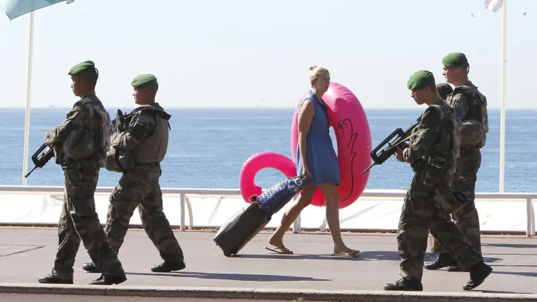 Pari&scaron;ke snage u stanju pripravnosti: gradom &scaron;eće radikalni Afganistanac spreman na teroristički napad?