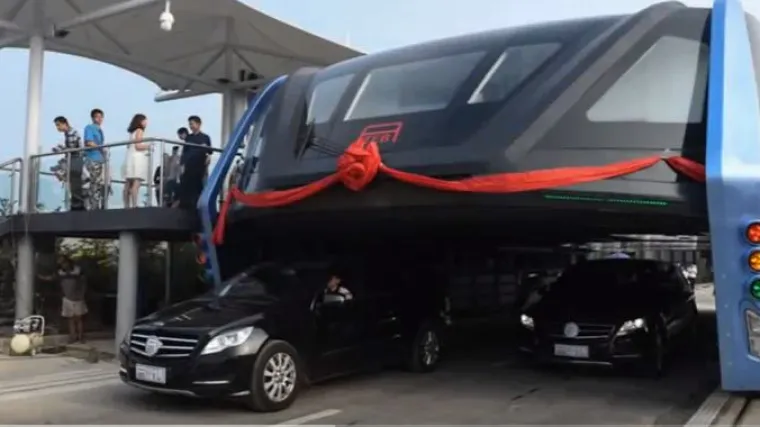 Kinezi predstavili divovsko vozilo budućnosti kojemu neće smetati prometne gužve