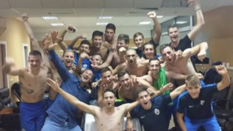 Ukrajinski navijači dočekali ih ispred svlačionice, evo &scaron;to su im poručili