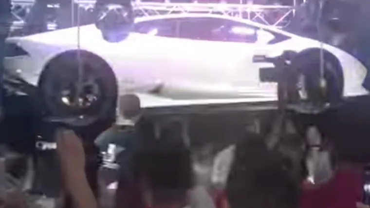 Za 18. rođendan od roditelja dobio skupocjeni Lamborghini!