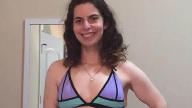 Prvi put u životu odjenula bikini i postala hit na internetu