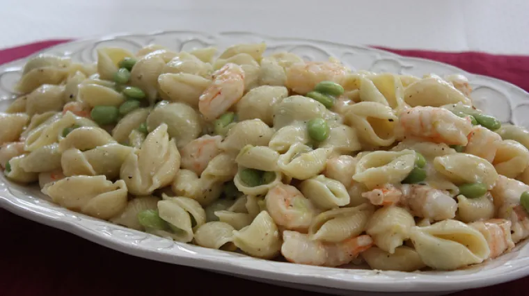 Brzinski ručak: &Scaron;koljkice s gamberima, gra&scaron;kom i limunom