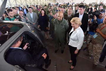Novi helikopteri Kiowa stigli u Zemunik, na predstavljanju bila i predsjednica