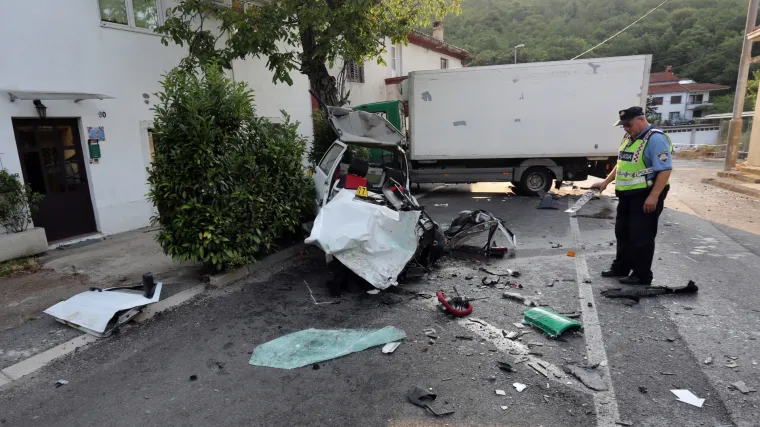 U te&scaron;koj prometnoj nesreći u Rijeci jutros je poginula mlada žena