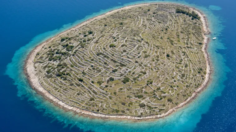 Jo&scaron; ne znate gdje ćete na more? Kupite si otok! Otkrivamo koji su hrvatski otoci na prodaju