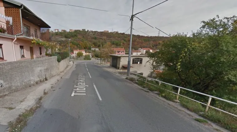 Vozačica osobnog automobila poginula u sudaru s kamionom na Tiblja&scaron;koj cesti